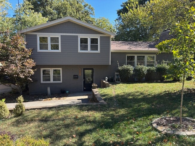 Building Photo - 5525 Perry Ln