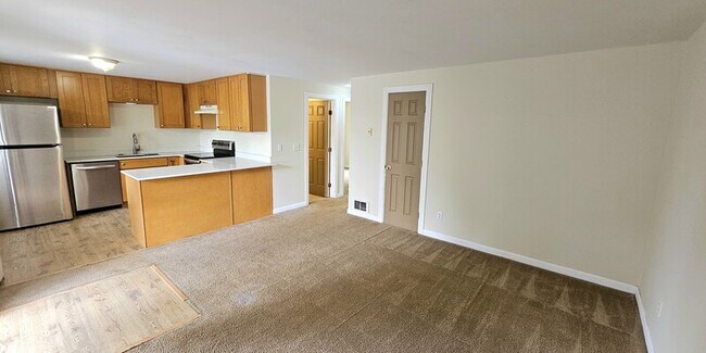 Lynhaven Apartments - Lynhaven Apartments Unit 1
