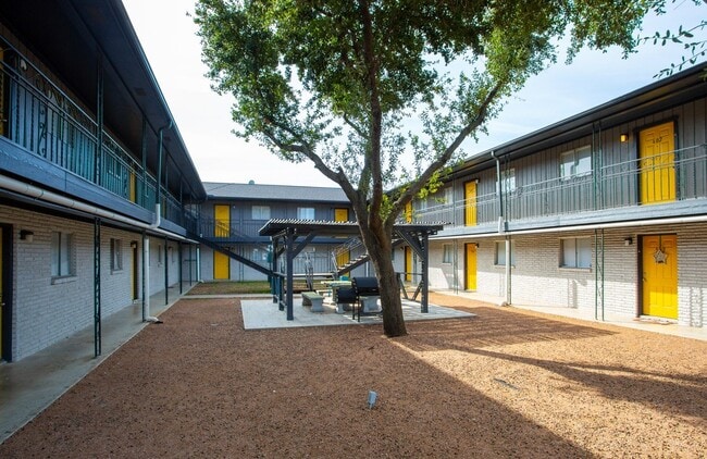 Photo - 1310 Bundrant Dr Unit Apt 802