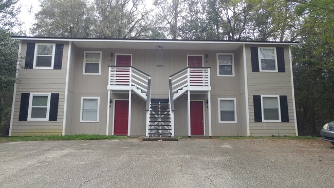 Building Photo - 2308 Sylvan Ct Unit A