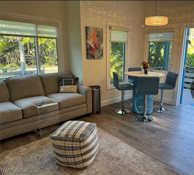 Photo - 2548 Weeks Ave