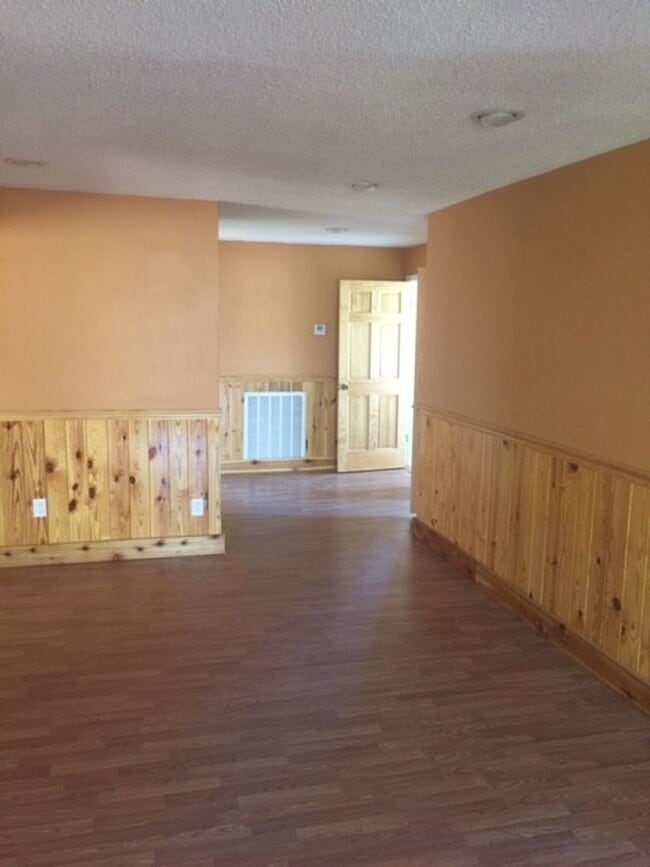 Photo - 210 Pineleaf Ln