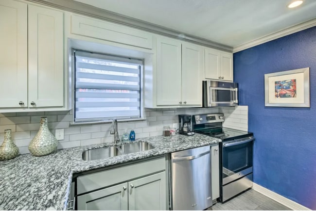 Photo - 2211 Blodgett St Unidad 2