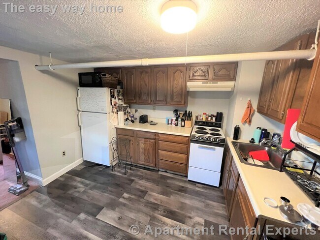 Photo - 29 Cameron Ave Unit #B