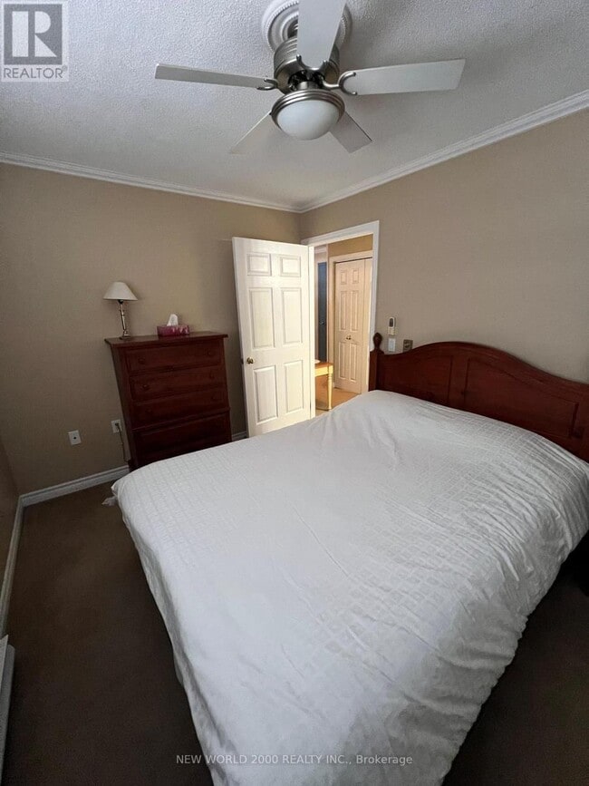 Photo - 154 Ainslie St N