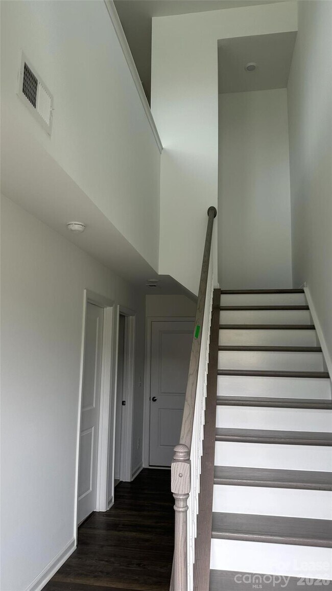 Photo - 3214 Stelfox St