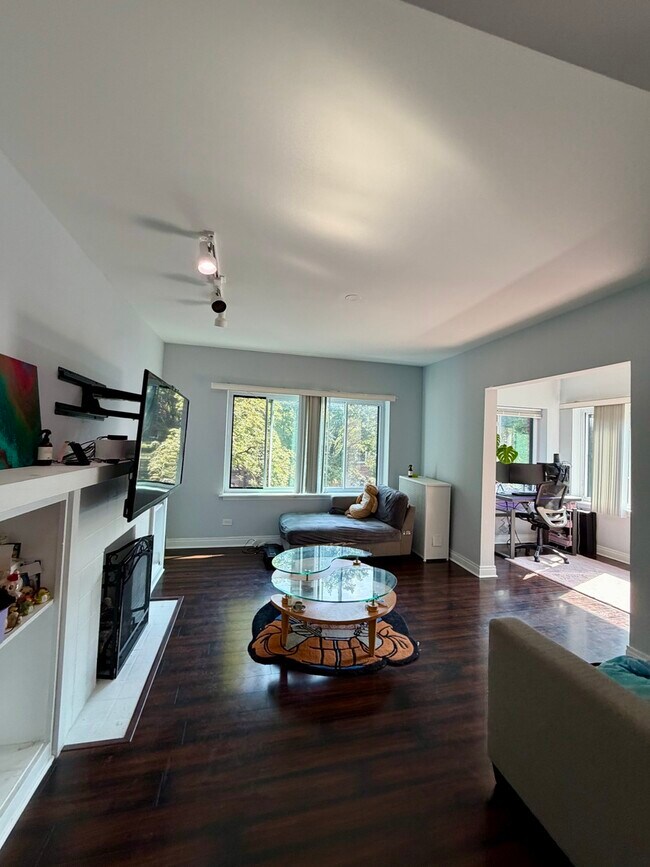 Photo - 906 W Sunnyside Ave