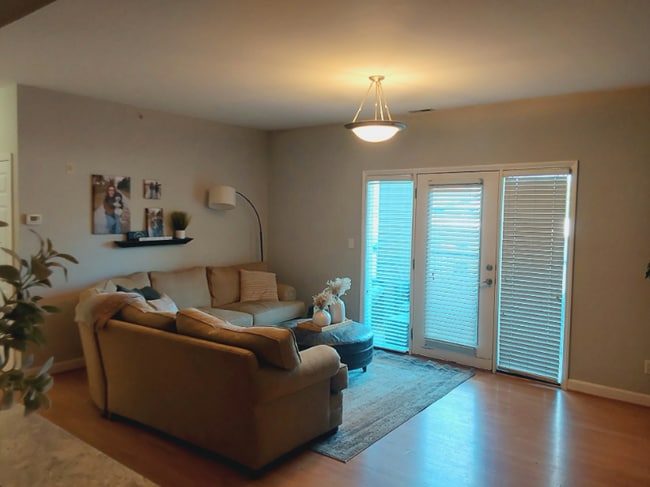 Photo - 895 Forest Ave Unit 203