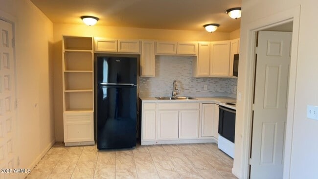 6714 N 54th Ave Unit 2