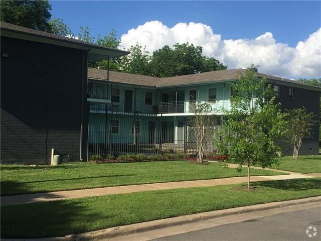 Building Photo - 701 Elsbeth St Unit 101 Rental