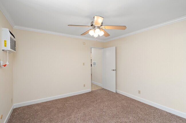 2266 Cazador Dr