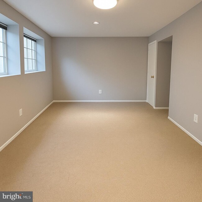 Photo - 5314 Larochelle Dr