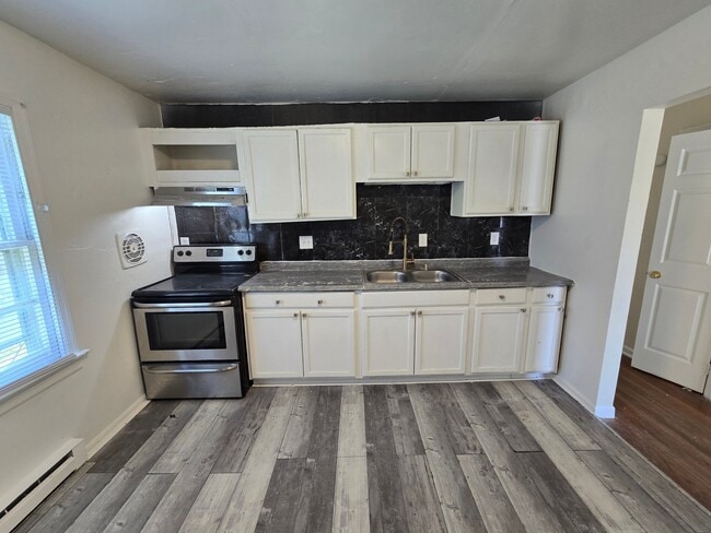 Photo - 2423 Whitcomb St