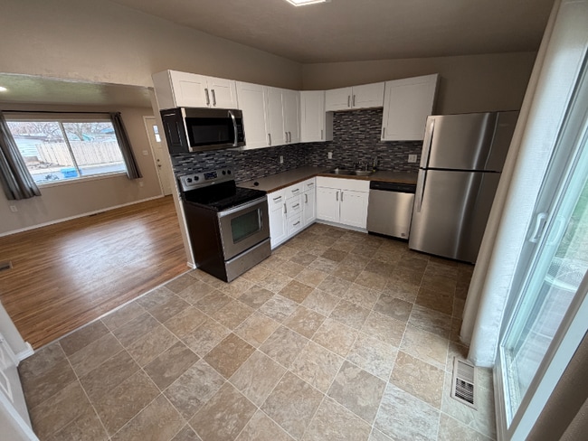 Photo - 402 Chestnut St