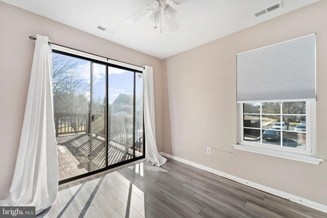 Photo - 19 Canterbury Ct