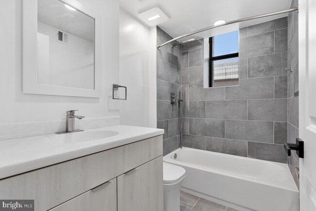 Photo - 506 H St NE Unit 301