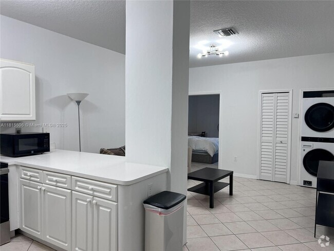 Building Photo - 2734 Bird Ave Unit 202 Rental