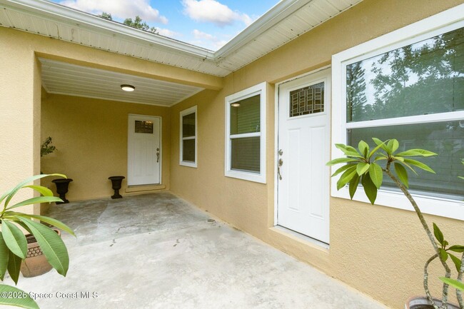 Photo - 175 NW Valencia Rd