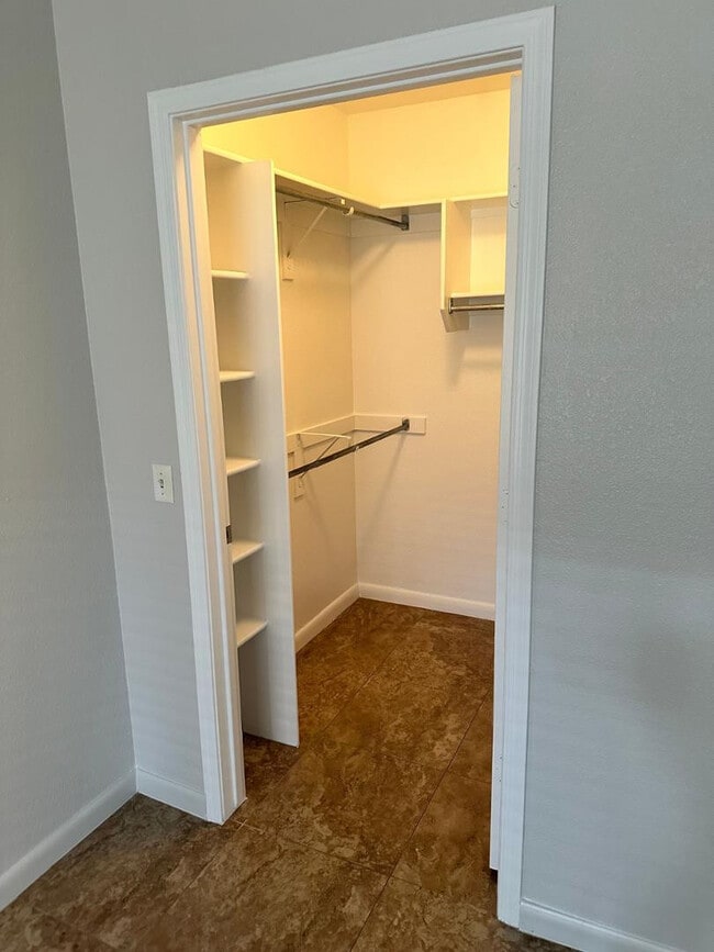 Photo - 1295 N Ash St