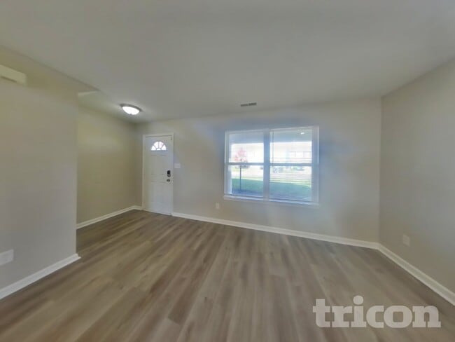 Photo - 1432 Dowell St