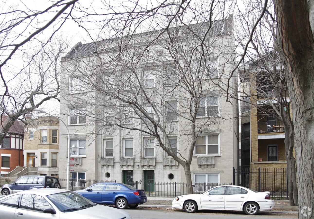 4060 N Kenmore Ave - 4060 N Kenmore Ave
