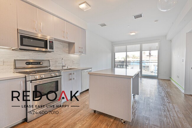 Photo - 1168 S Barrington Ave Unit 316