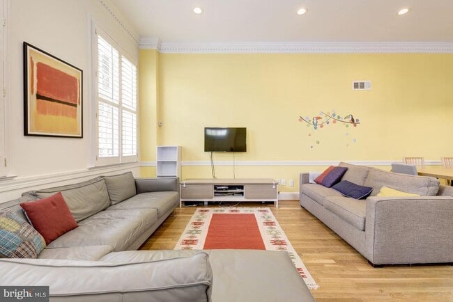 Photo - 2800 Dumbarton St NW