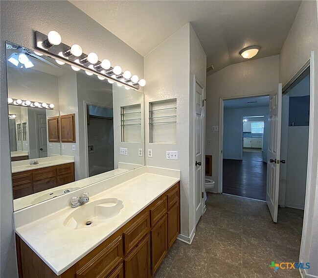 Photo - 1312 W Avenue D