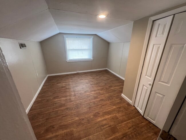 Photo - 747 Ponce Ave