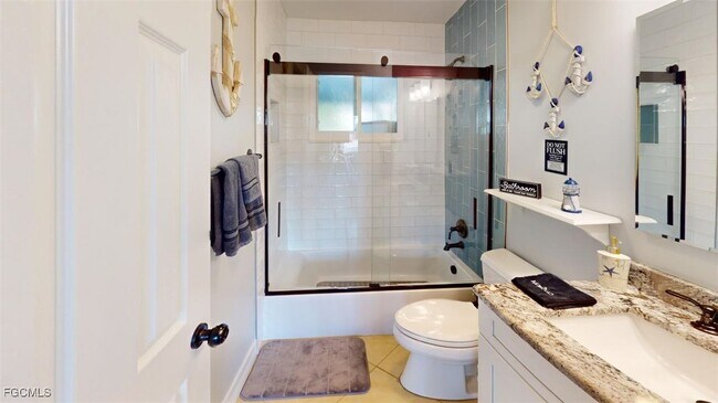 Photo - 560 E Valley Dr