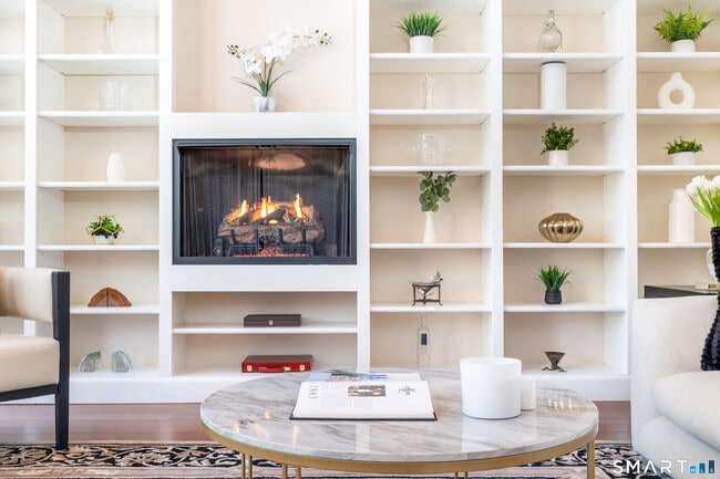 Photo - 9 Belshyre Ct