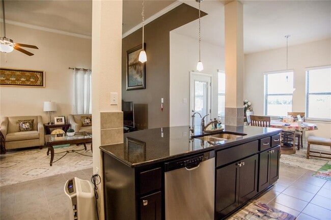 Photo - 145 Pincea Pl