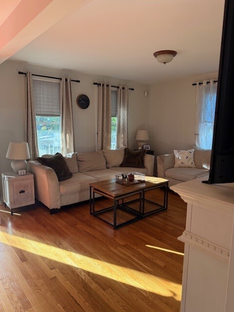 Photo - 105 Richmond Hill Rd