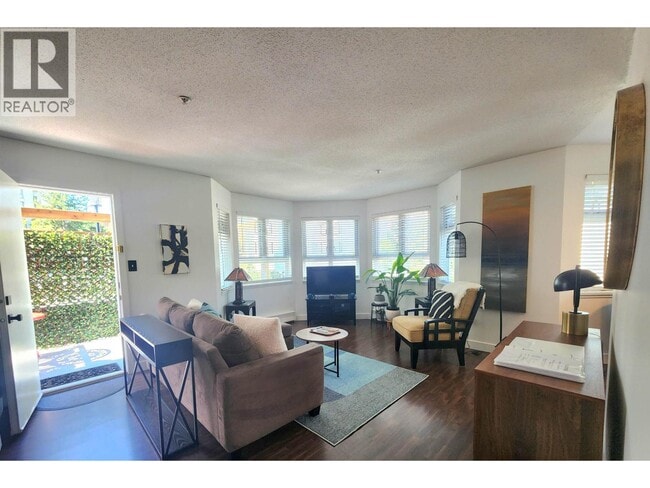 Photo - 921 Thurlow St Unit 204