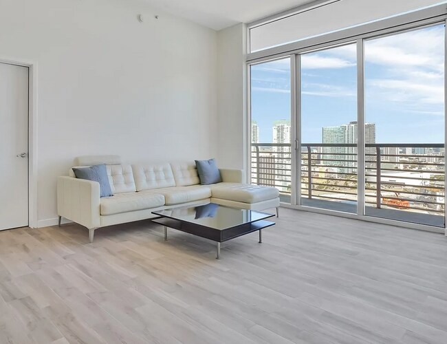 Photo - 335 S Biscayne Blvd Unit LPH08