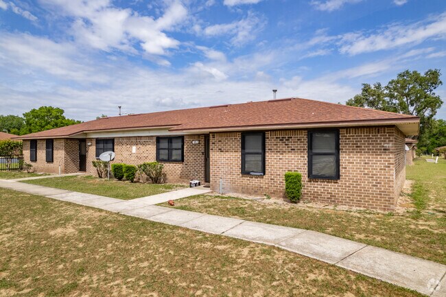 1541 Marden Meadows Ct Apopka, FL 32703-6973 - Marden Meadows Apartments