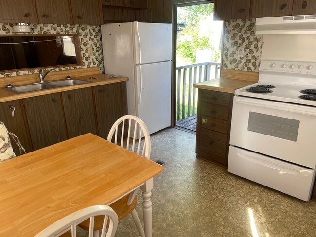 Photo - 1040 Chantilly Ln
