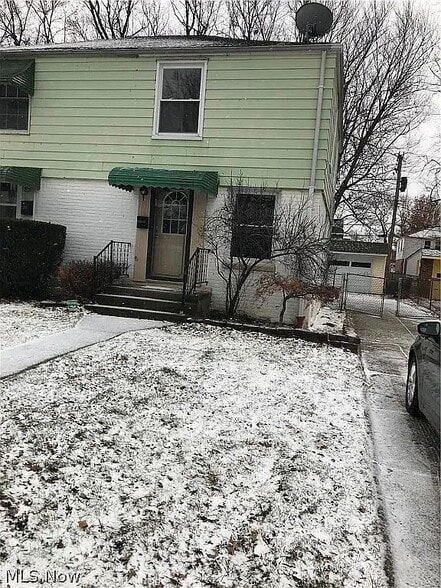 22010 S Lake Shore