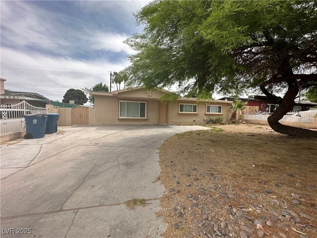 Photo - 4521 Swandale Ave Casa