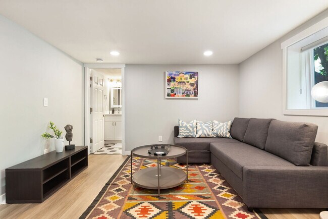 Photo - 4042 1st Ave NE Unidad ID1341973P