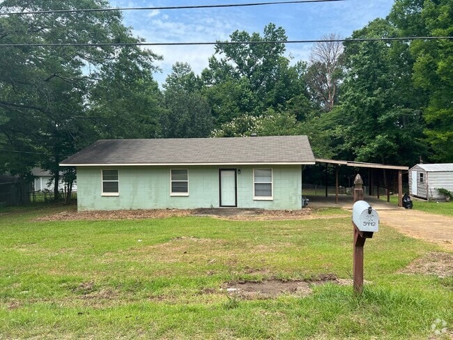 Building Photo - 3 bedroom 1 bathroom in Northport Rental