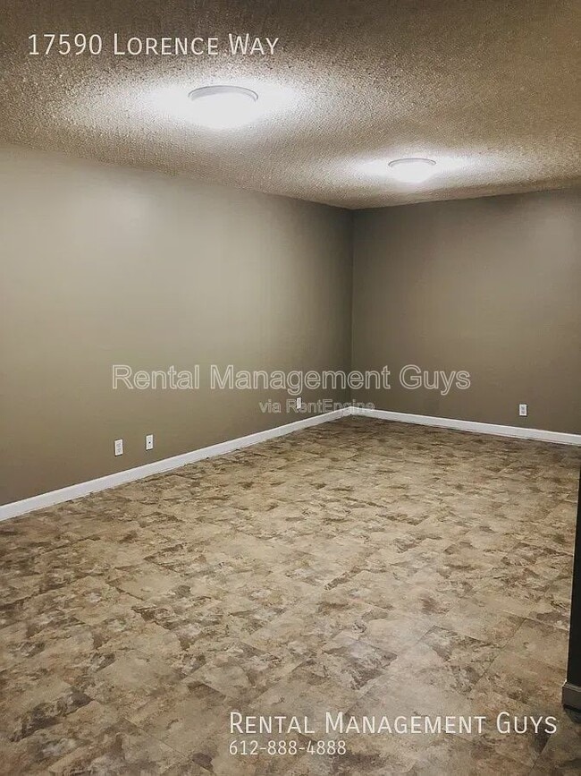 Photo - 17590 Lorence Way