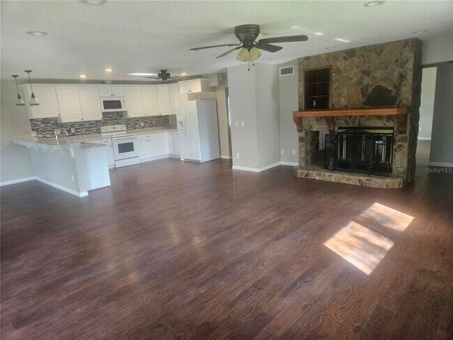 Photo - 9811 95th St N