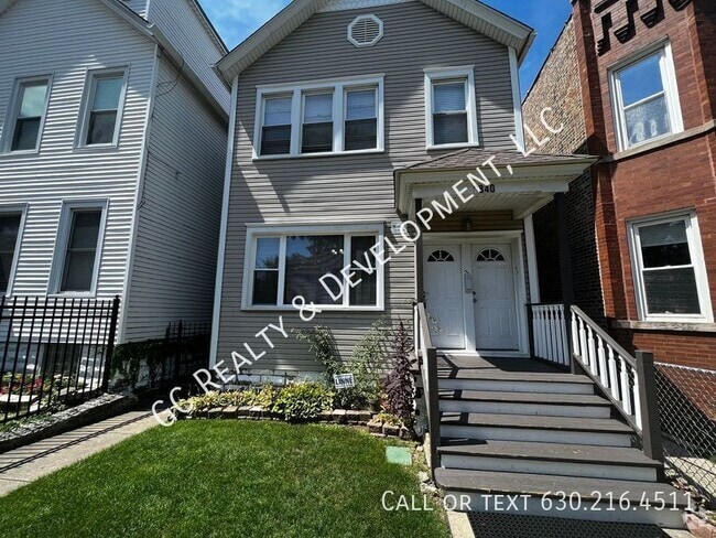 Building Photo - 2840 N Maplewood Ave Unit 1 Rental