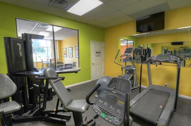 Photo - University Gardens Manor