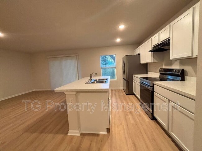 Photo - 2235 Orchard St