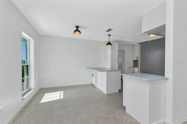 Photo - 1611 Sheehan Blvd