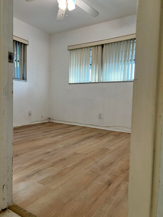 Photo - 1650 NW 43rd St