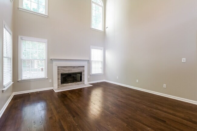 Photo - 111 Windsong Dr