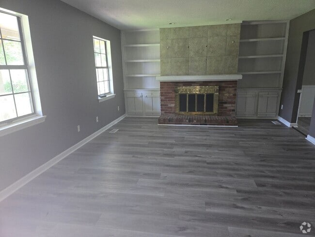 Building Photo - Four Bedroom Home in Harrison TN